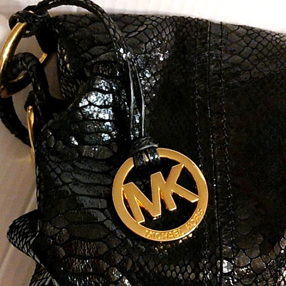 👜Must See! Gorgeous MICHAEL KORS Black Python Embossed Leather Shoulder H… - Picture 12 of 16